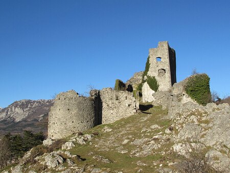 Vipava_Old_Castle_See Wikimedia Commons