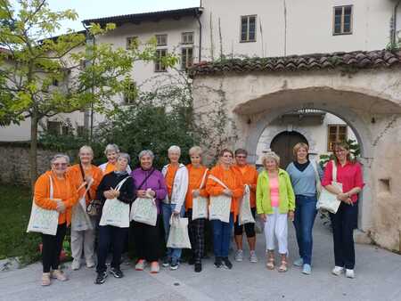 f4d29c1e-30fb-47c7-a565-736c5566410a